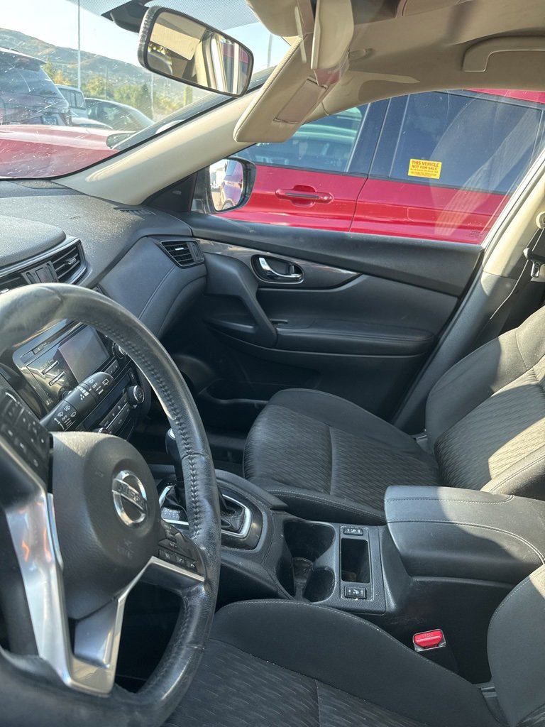 2017 Nissan Rogue SV photo 20