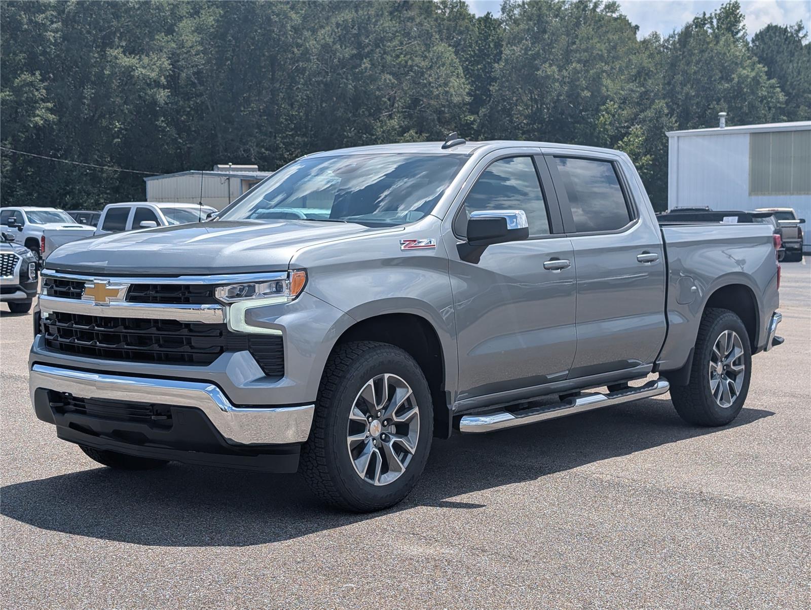 2026 Chevrolet Silverado 1500 LT photo 3