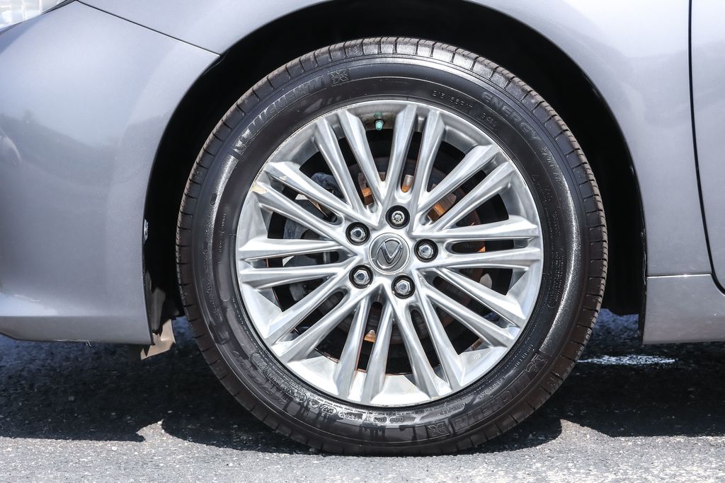 2014 Lexus ES 350 photo 14