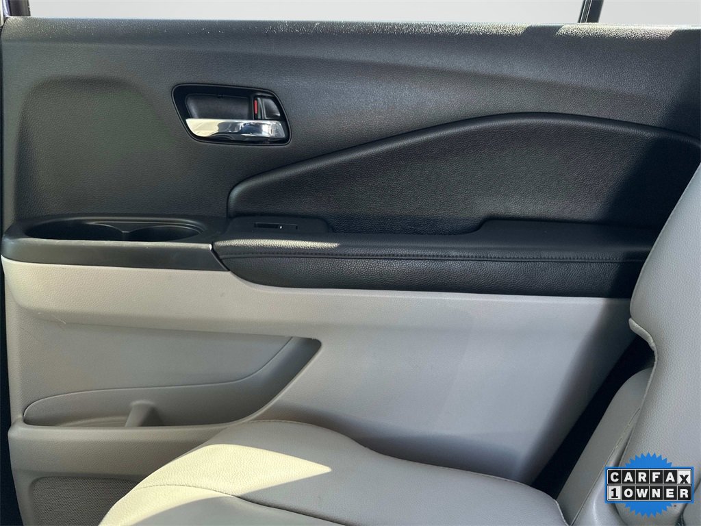 2017 Honda Pilot EX-L photo 10
