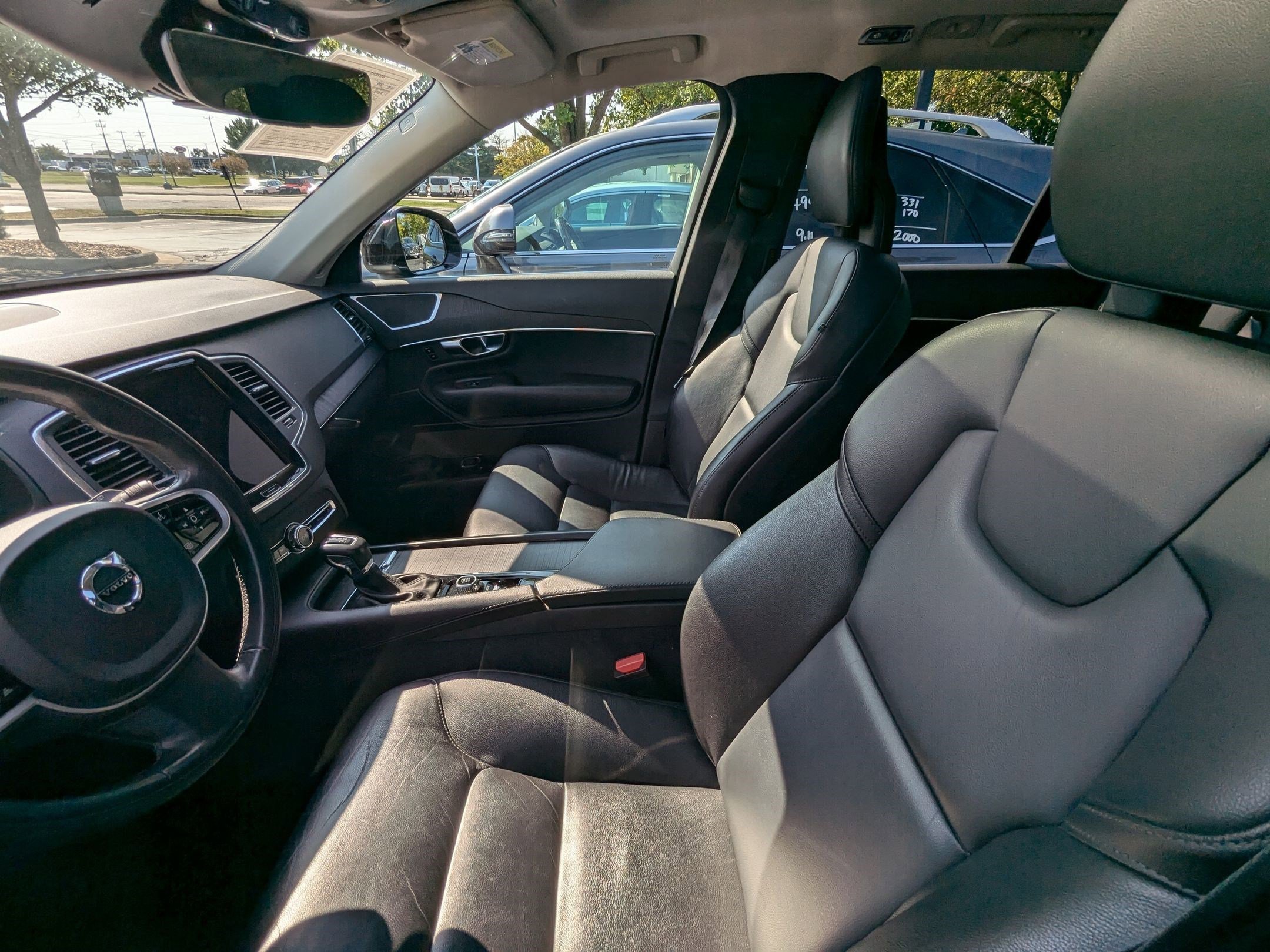 2020 Volvo XC90 T5 Momentum photo 10