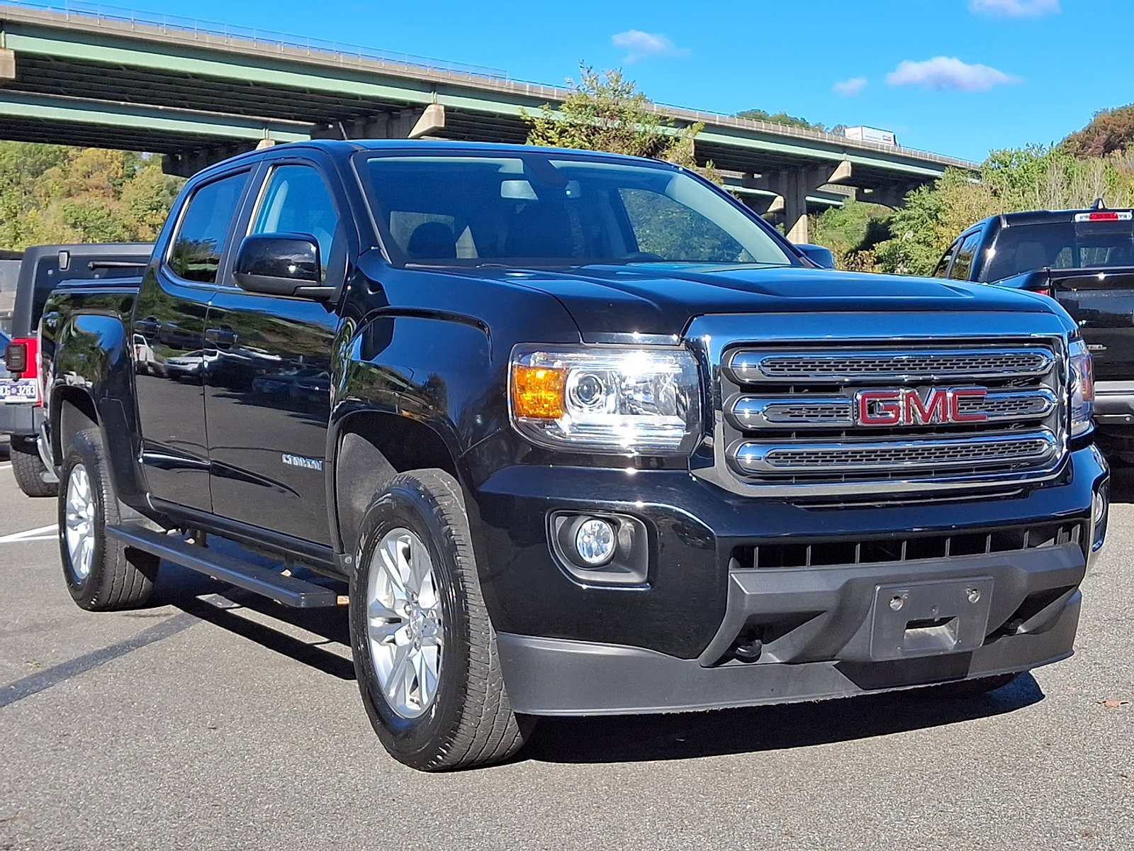 2019 Gmc Canyon SLE photo 2