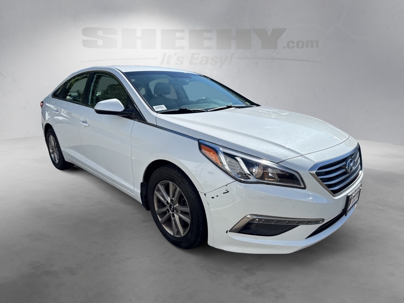 2015 Hyundai Sonata SE photo 2