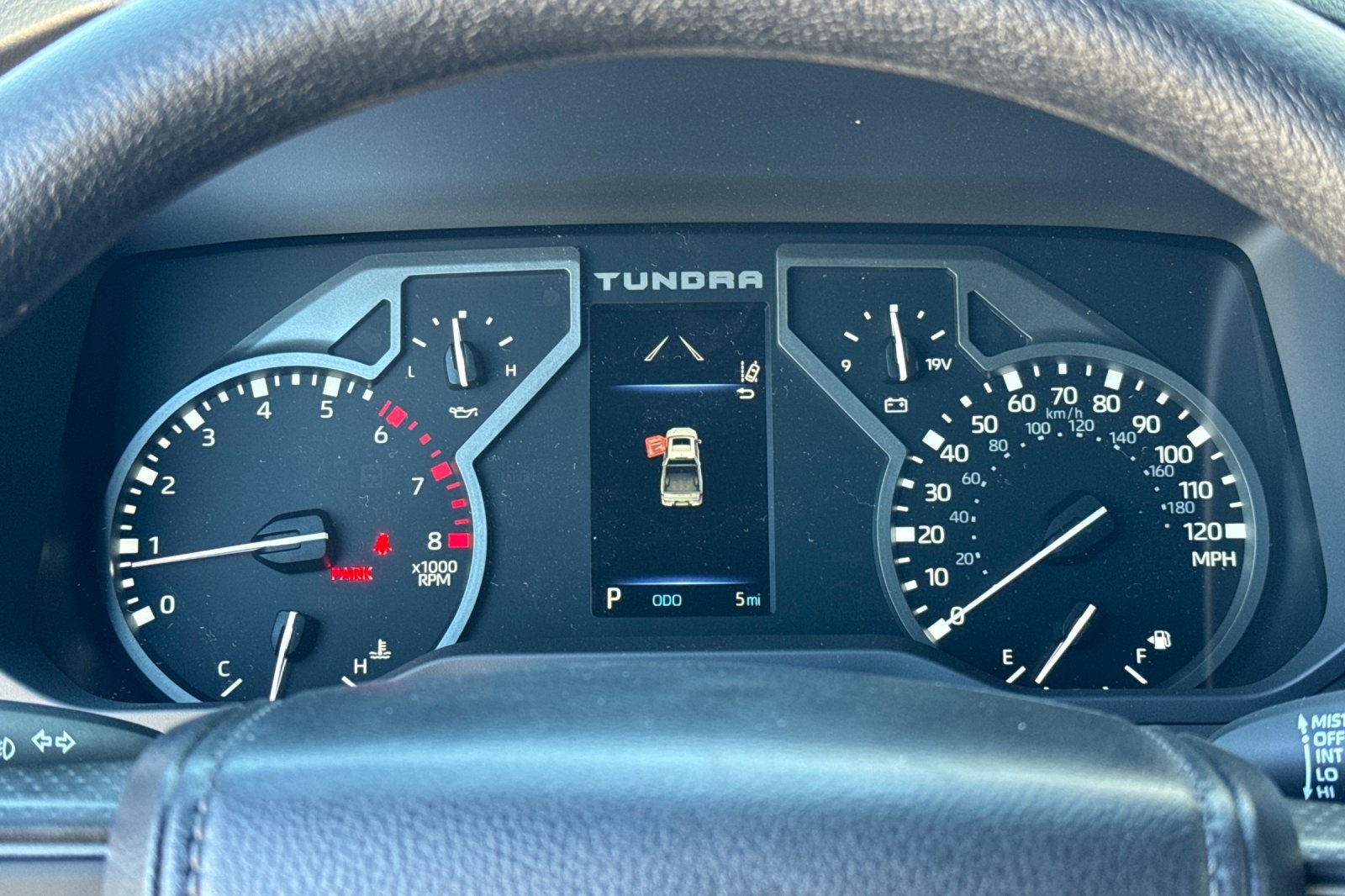 2025 Toyota Tundra SR5 CrewMax photo 28
