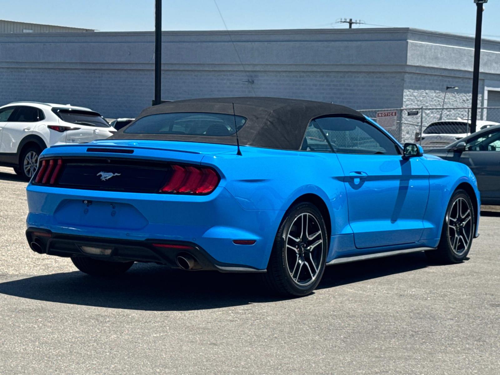 2022 Ford Mustang EcoBoost Premium photo 4