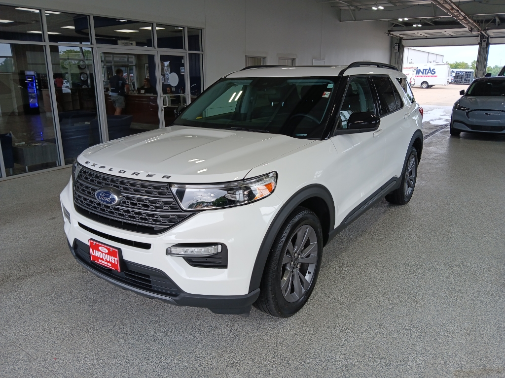 2023 Ford Explorer XLT photo 4