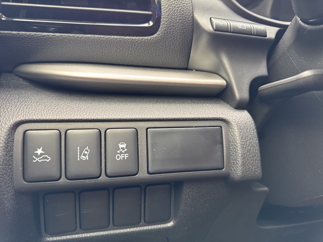 2025 Mitsubishi Eclipse Cross LE photo 17