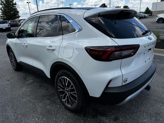 2025 Ford Escape Plug-In Hybrid photo 3