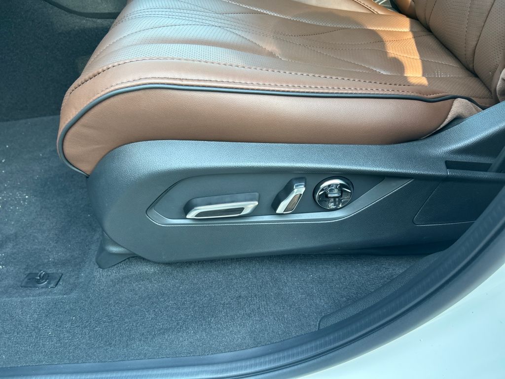 2026 Acura MDX SH-AWD Advance photo 23