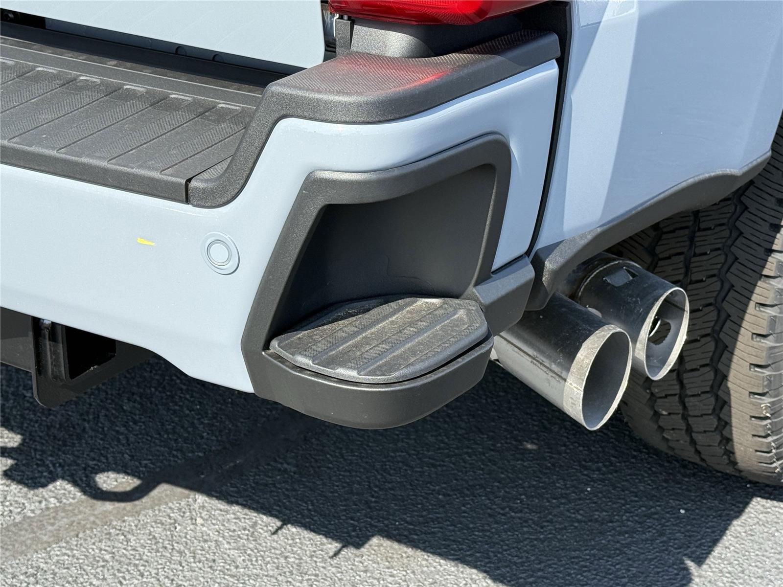 2025 Ford F-250 Lariat photo 18