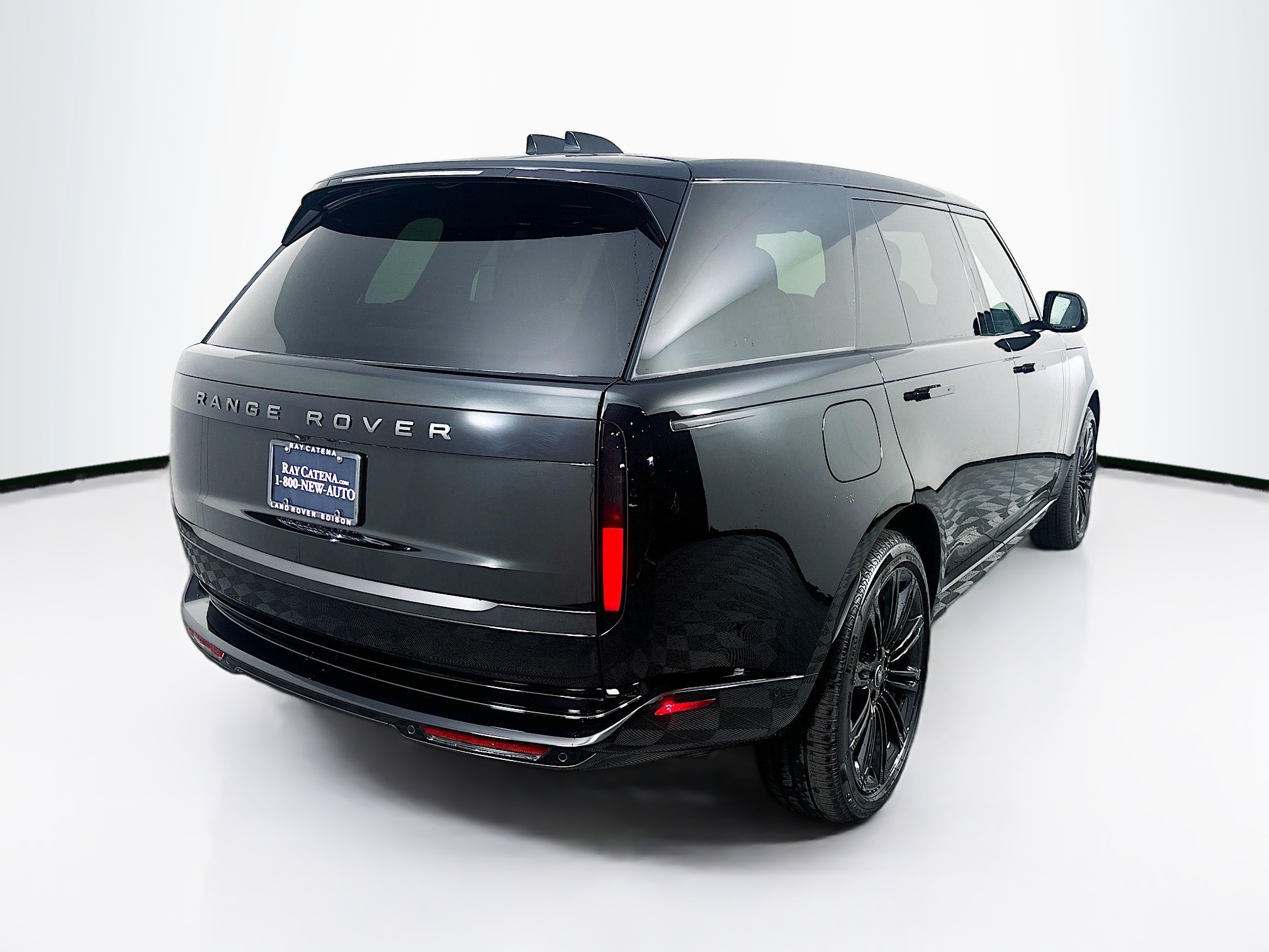 2025 Land Rover Range Rover SE photo 2