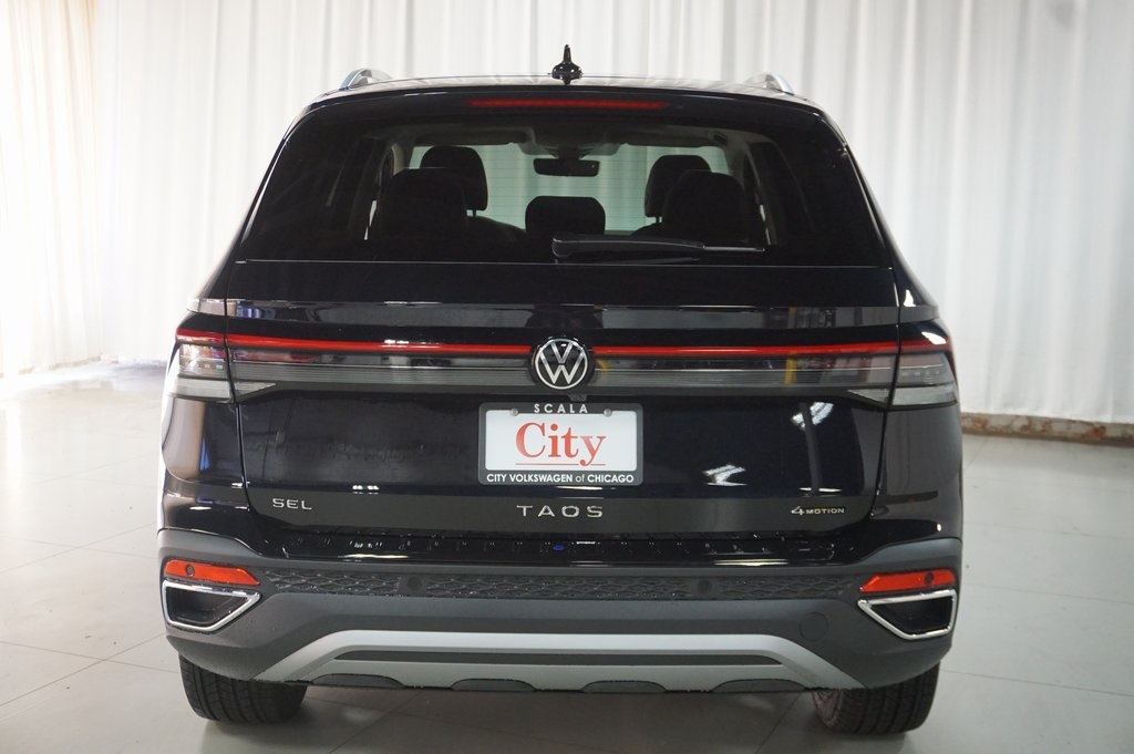 2025 Volkswagen Taos SEL photo 4