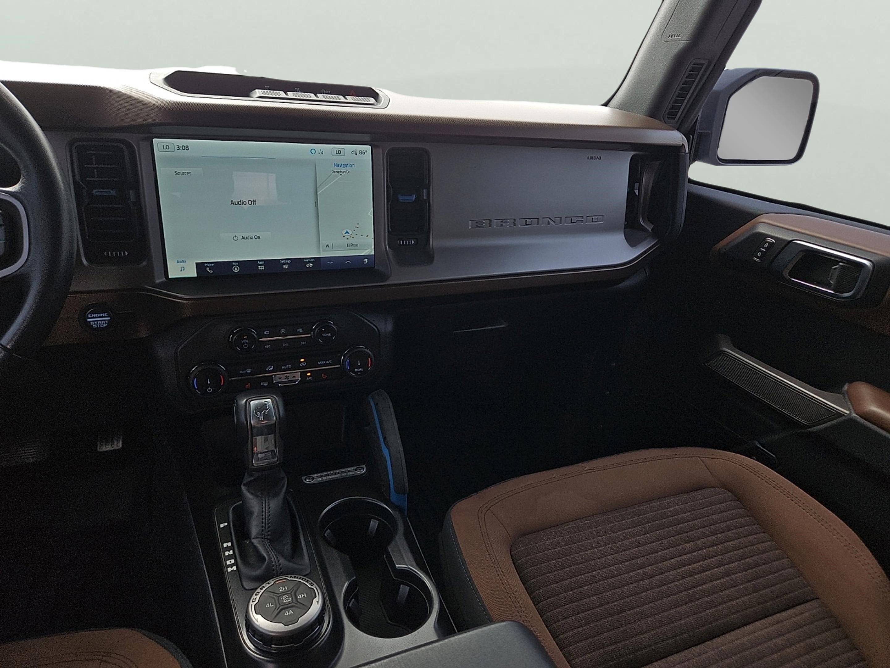 2022 Ford Bronco Outer Banks photo 12