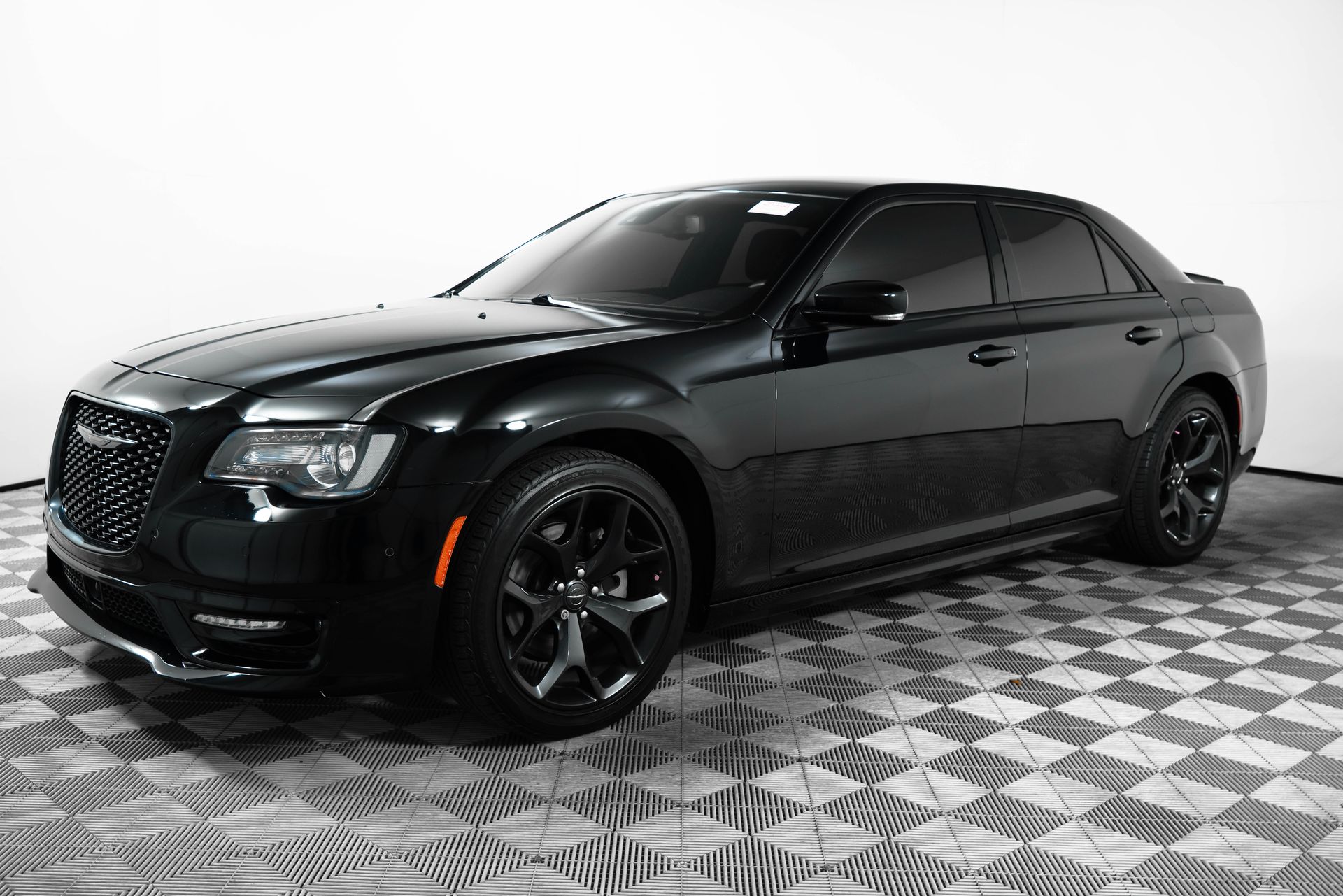2021 Chrysler 300 S photo 3