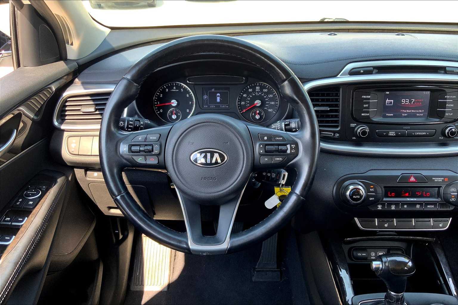 2016 Kia Sorento EX photo 2
