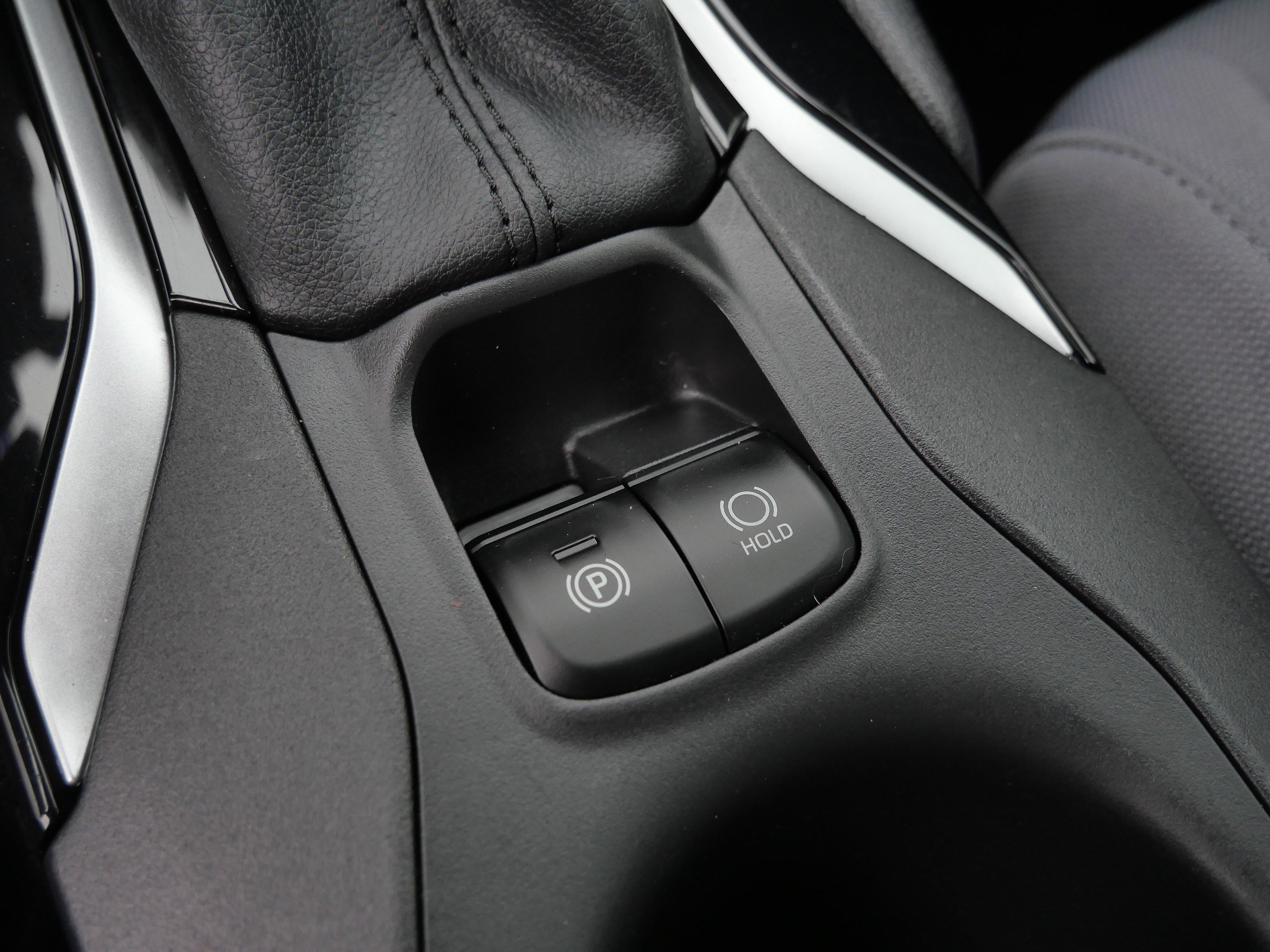 2024 Toyota Corolla Cross Hybrid S photo 28