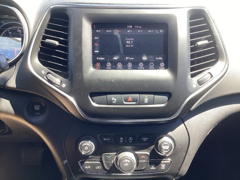 2021 Jeep Cherokee Latitude Lux photo 18