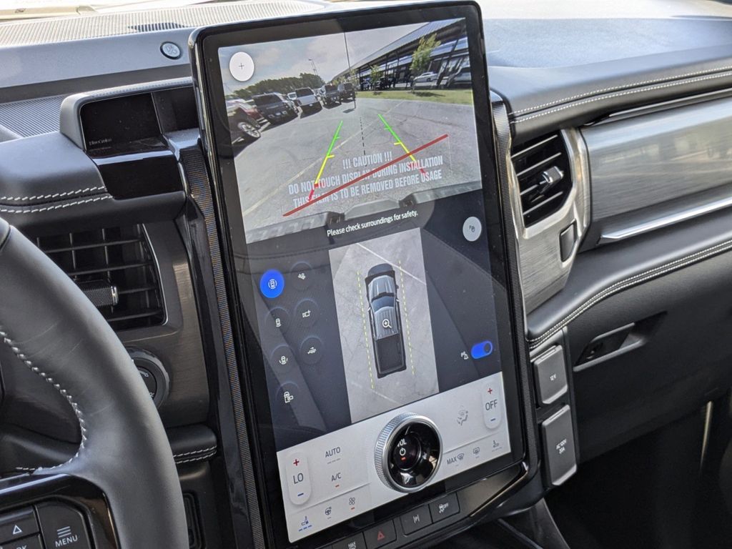 2025 Ford F-150 Lightning Platinum photo 21