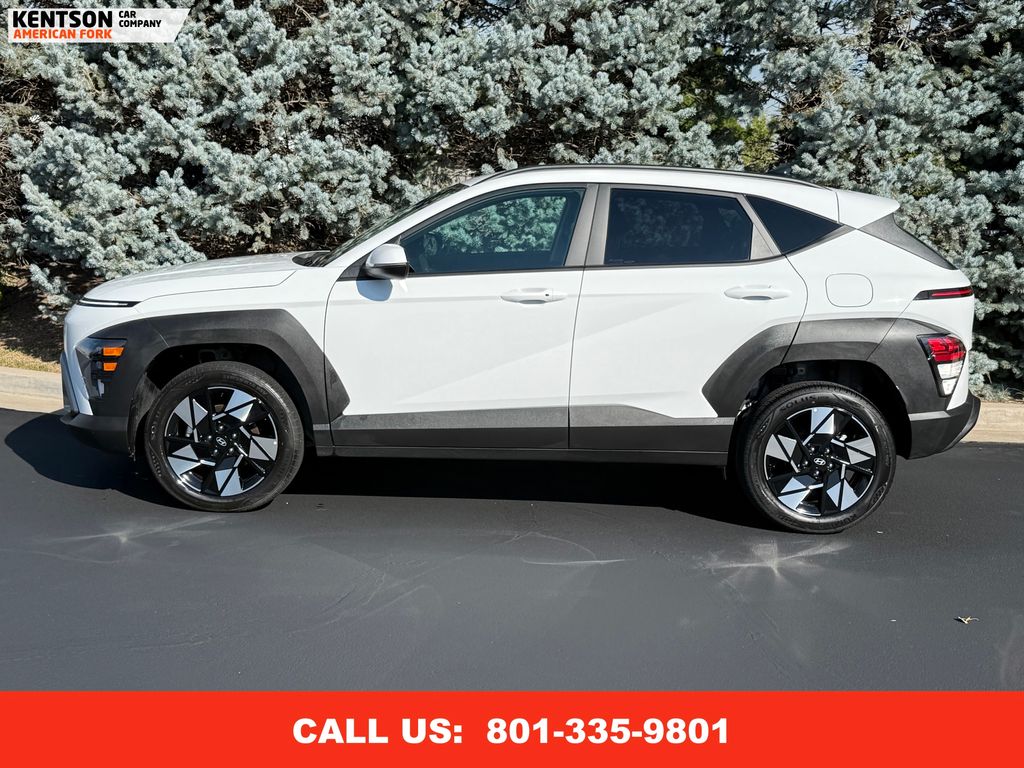 2025 Hyundai Kona SEL photo 3