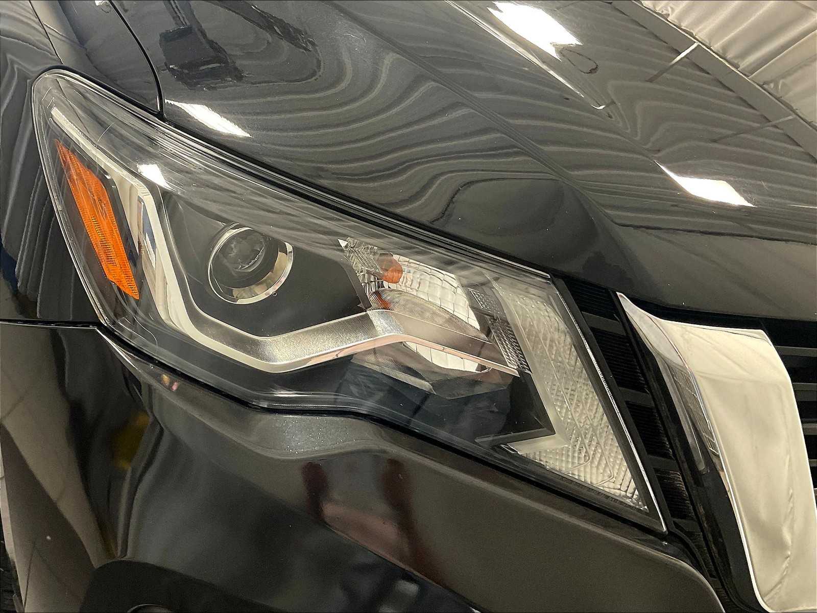 2019 Nissan Pathfinder SL photo 32
