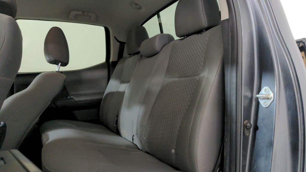 2023 Toyota Tacoma SR5 photo 21