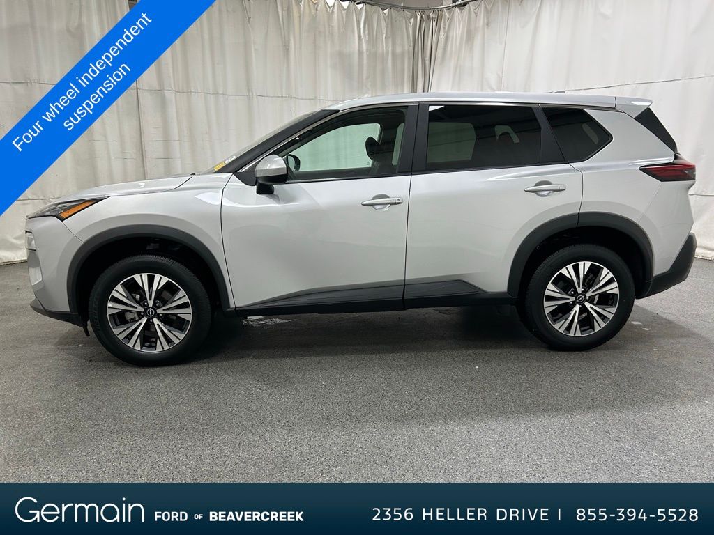 2023 Nissan Rogue SV photo 4