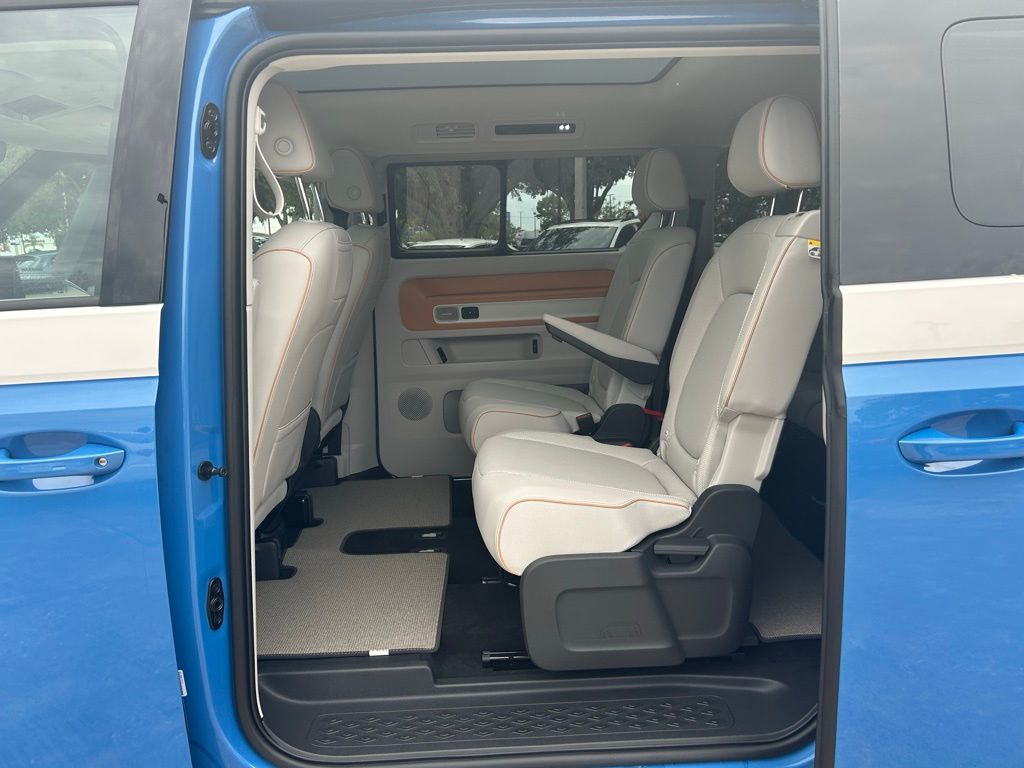 2025 Volkswagen ID. Buzz Pro Plus photo 37