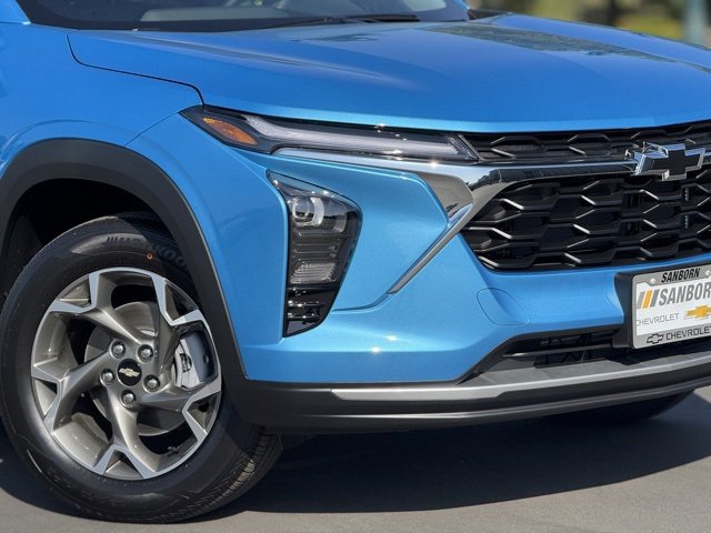 2025 Chevrolet Trax LT photo 6