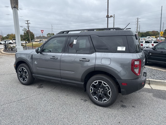 2025 Ford Bronco Sport Outer Banks photo 3