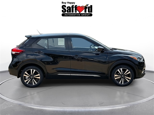 2019 Nissan Kicks SR photo 4