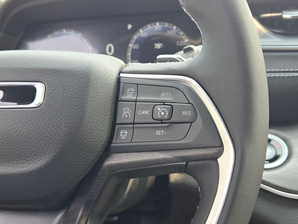 2025 Jeep Grand Cherokee Limited photo 27