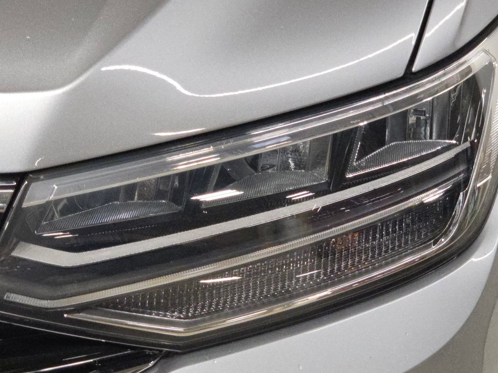 2024 Volkswagen Tiguan SE R-Line Black photo 12