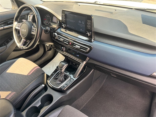 2023 Kia Seltos S photo 21