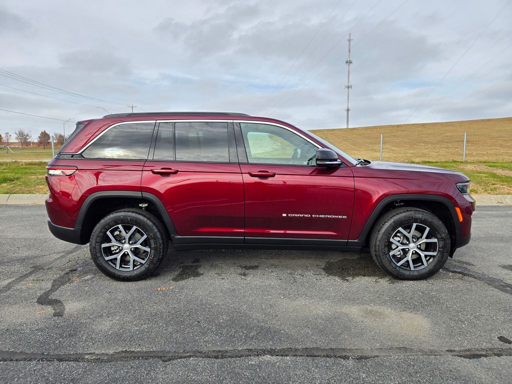 2025 Jeep Grand Cherokee Limited photo 2