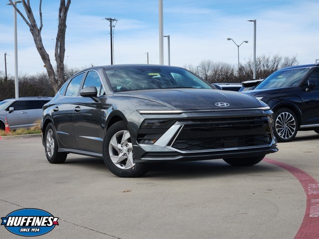 2026 Hyundai Sonata SE's photo