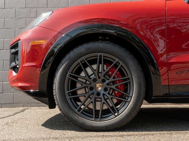 2026 Porsche Cayenne GTS photo 12