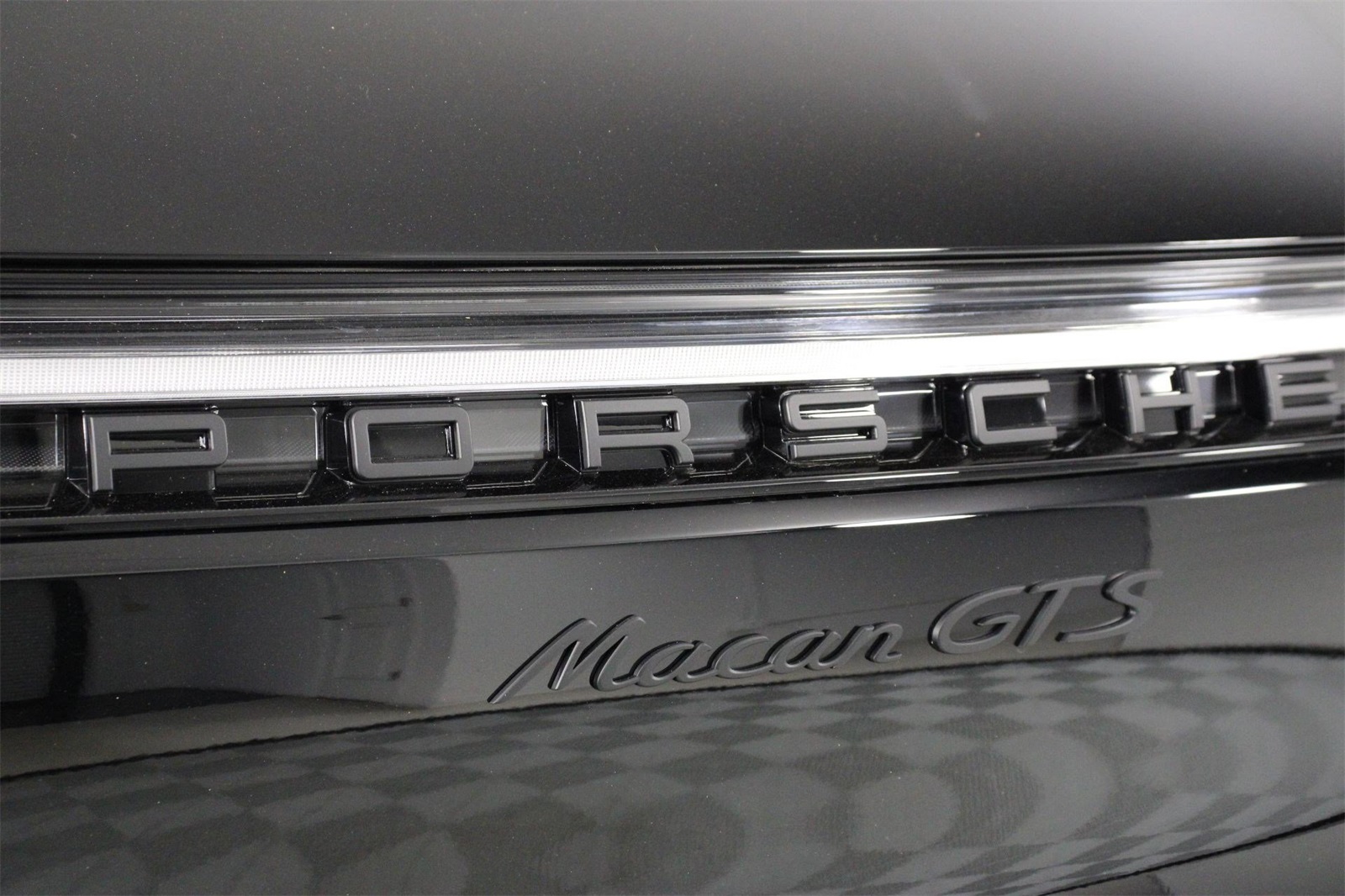 2025 Porsche Macan GTS photo 20