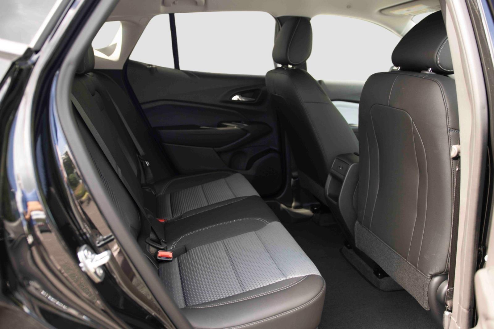 2025 Chevrolet Trax LT photo 21