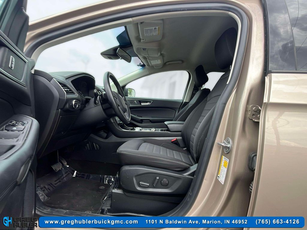 2020 Ford Edge SE photo 13