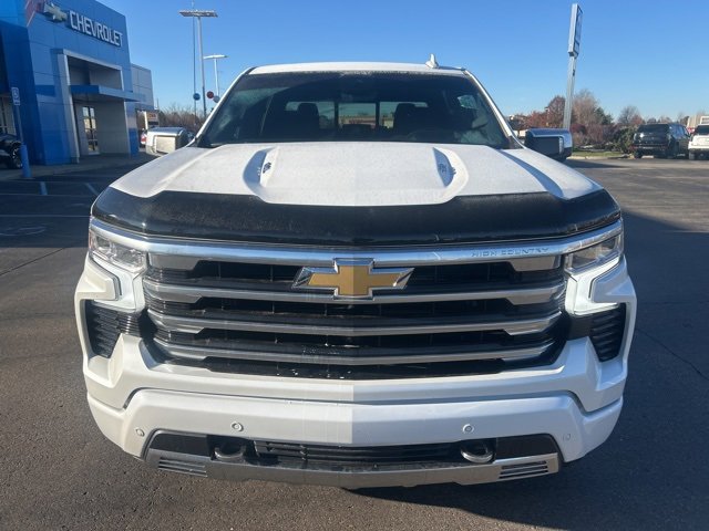 2023 Chevrolet Silverado 1500 High Country photo 2