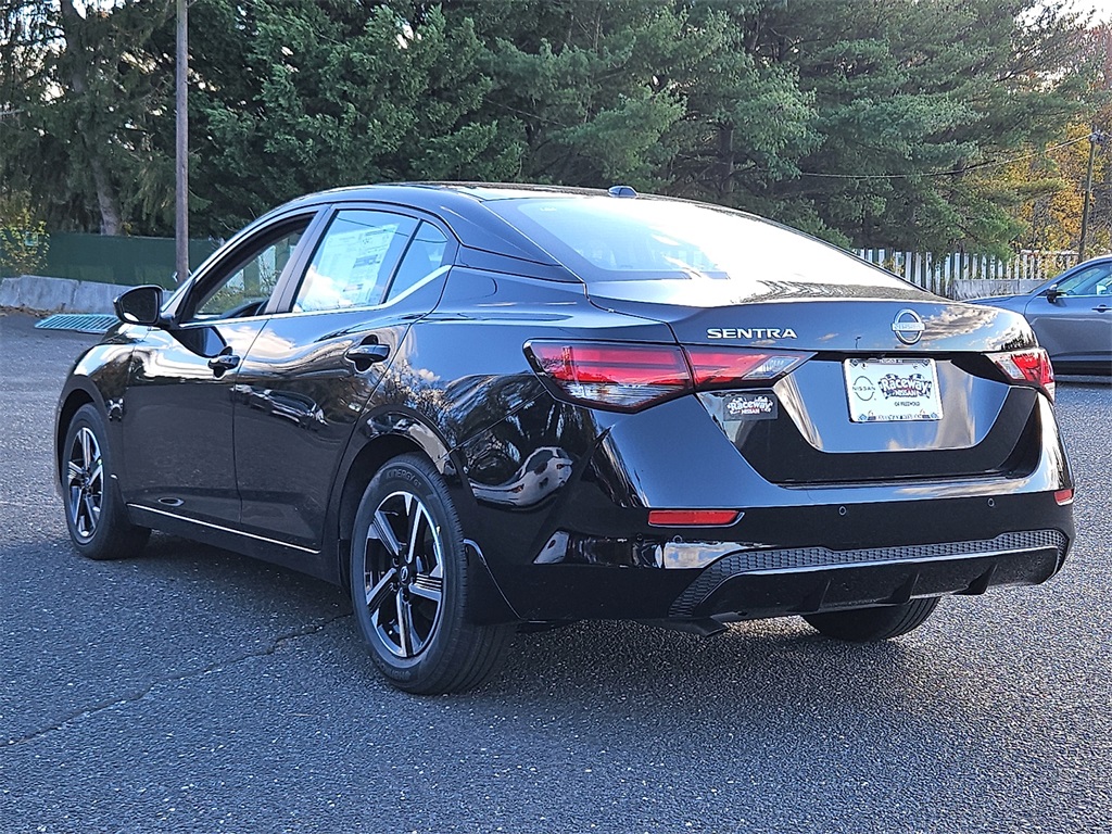 2025 Nissan Sentra SV photo 4