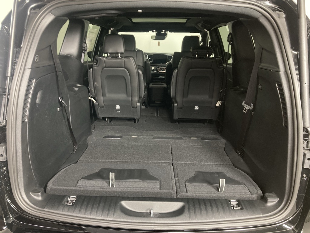 2025 Chrysler Pacifica photo 15