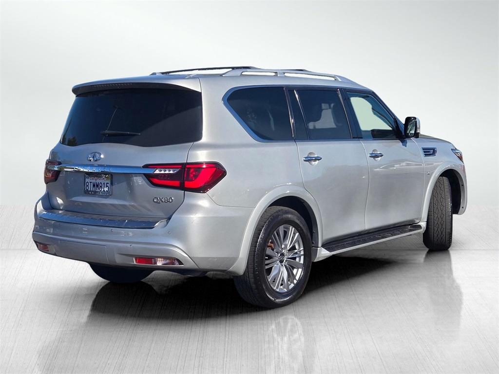 2019 Infiniti QX80 Luxe photo 4