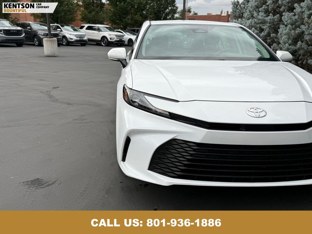 2025 Toyota Camry LE photo 12