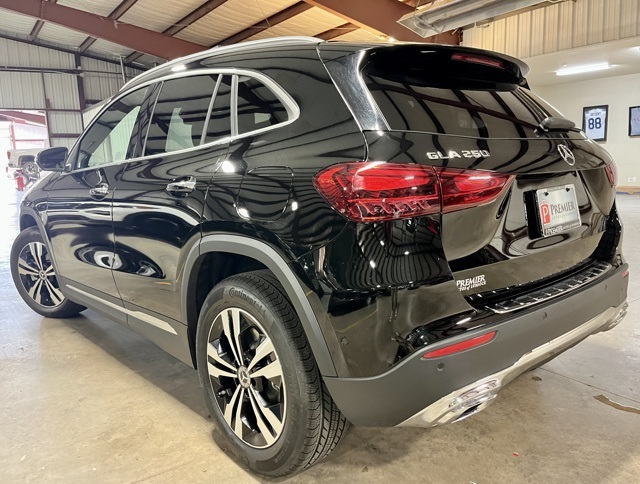 2025 Mercedes Benz GLA 250 photo 4
