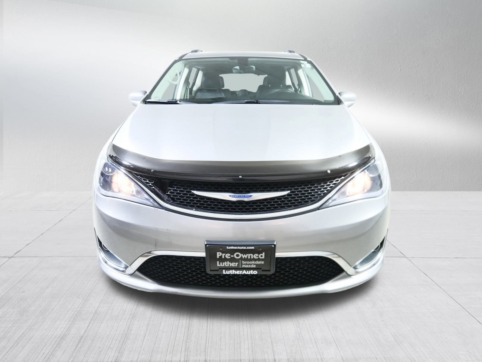 Used 2018 Chrysler Pacifica Touring L with VIN 2C4RC1BG3JR152120 for sale in Brooklyn Center, Minnesota
