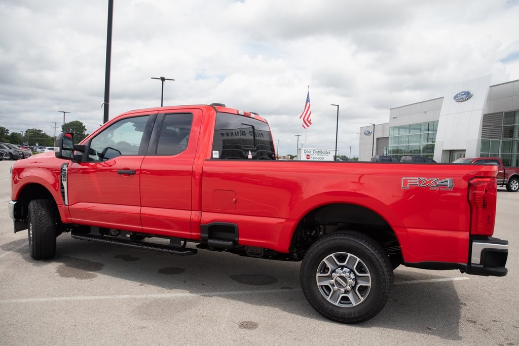 2025 Ford F-350 XLT photo 18