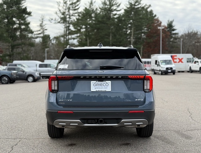 2026 Ford Explorer photo 4