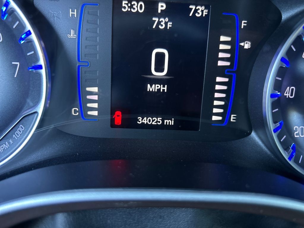 2022 Chrysler Voyager LX photo 15