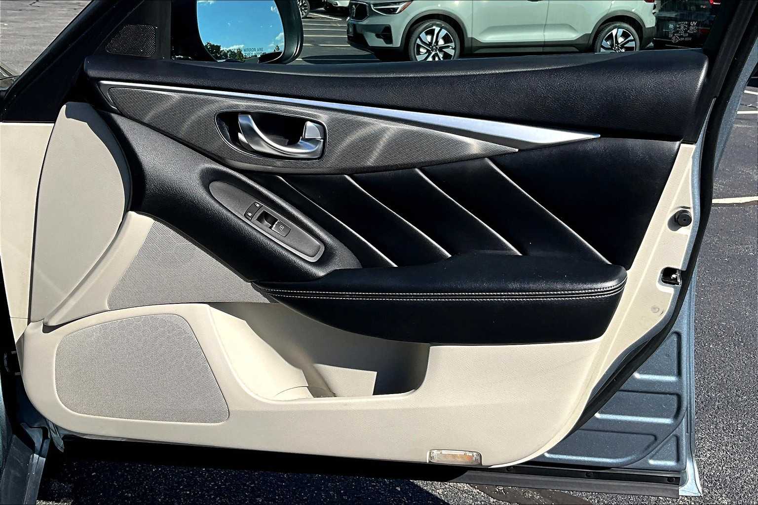 2014 Infiniti Q50 Premium photo 21
